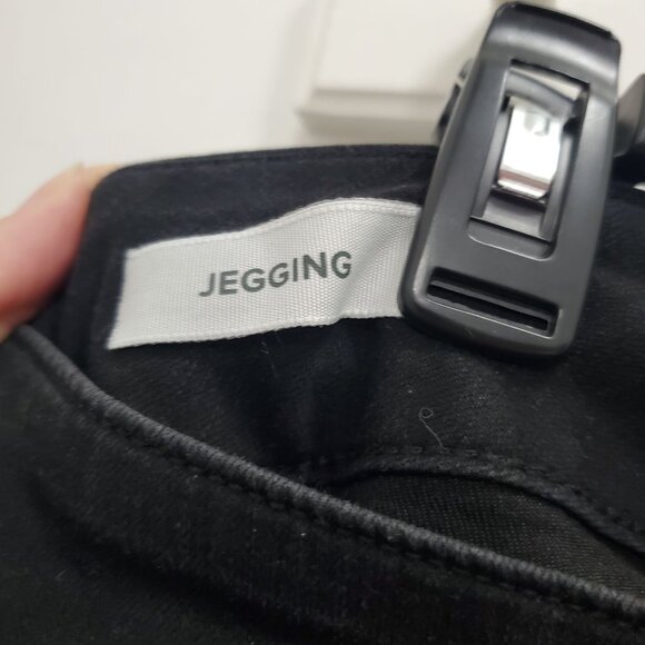 Torrid Woman's Solid Black Denim High Waisted Stretch Jegging Jeans Plus Sz 14R - Picture 5 of 7